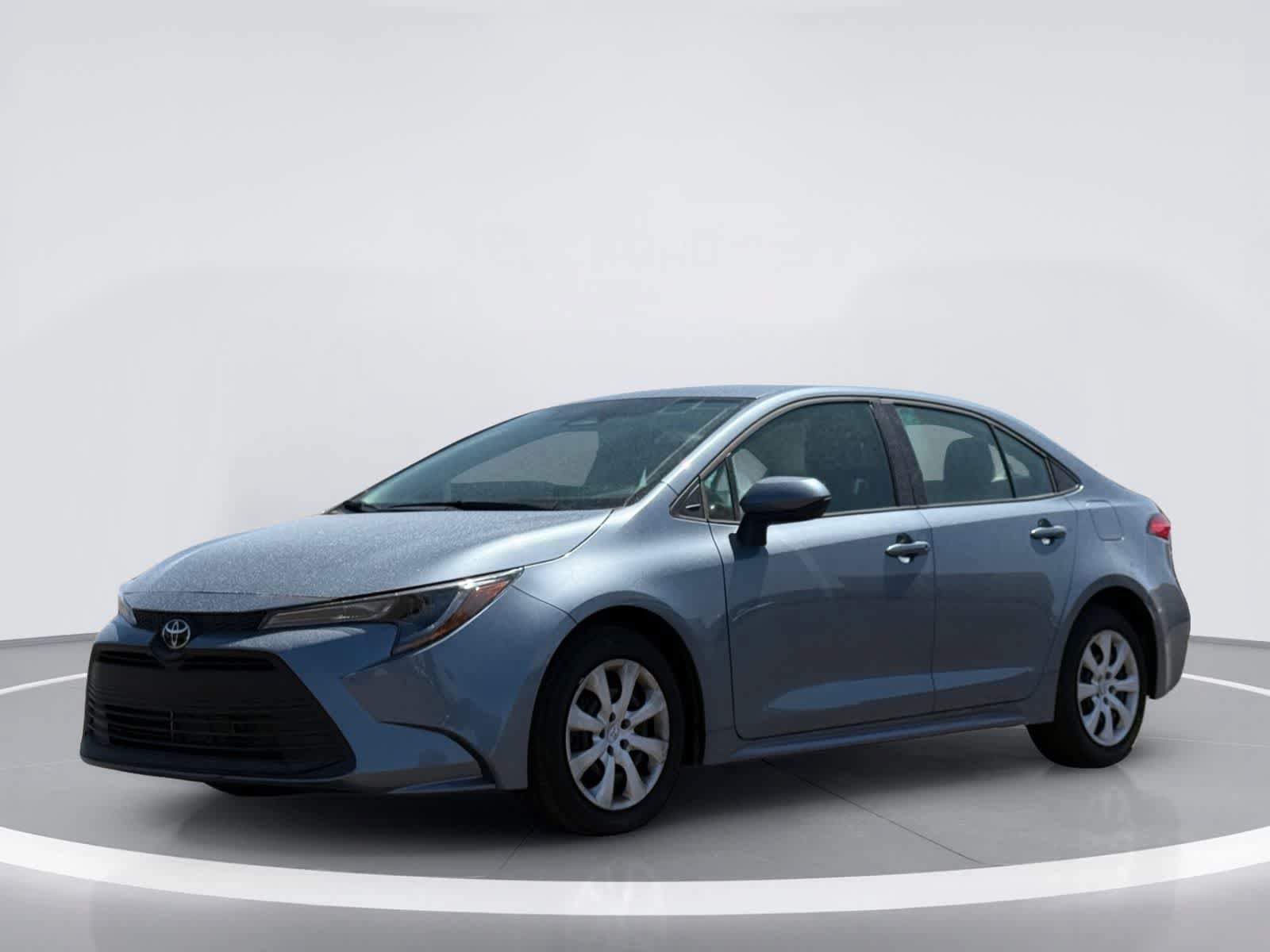 Used 2026 Toyota Corolla LE w/ Carpet Mat Package (TMS) FWD image 2