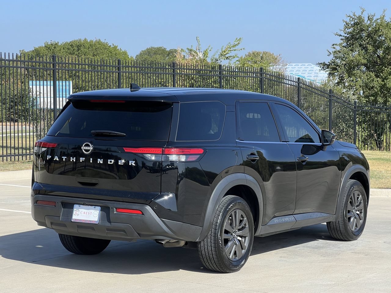 Used 2022 Nissan Pathfinder S FWD image 4