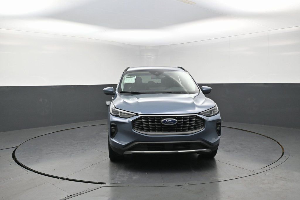 Used 2025 Ford Escape Platinum AWD/4WD image 4
