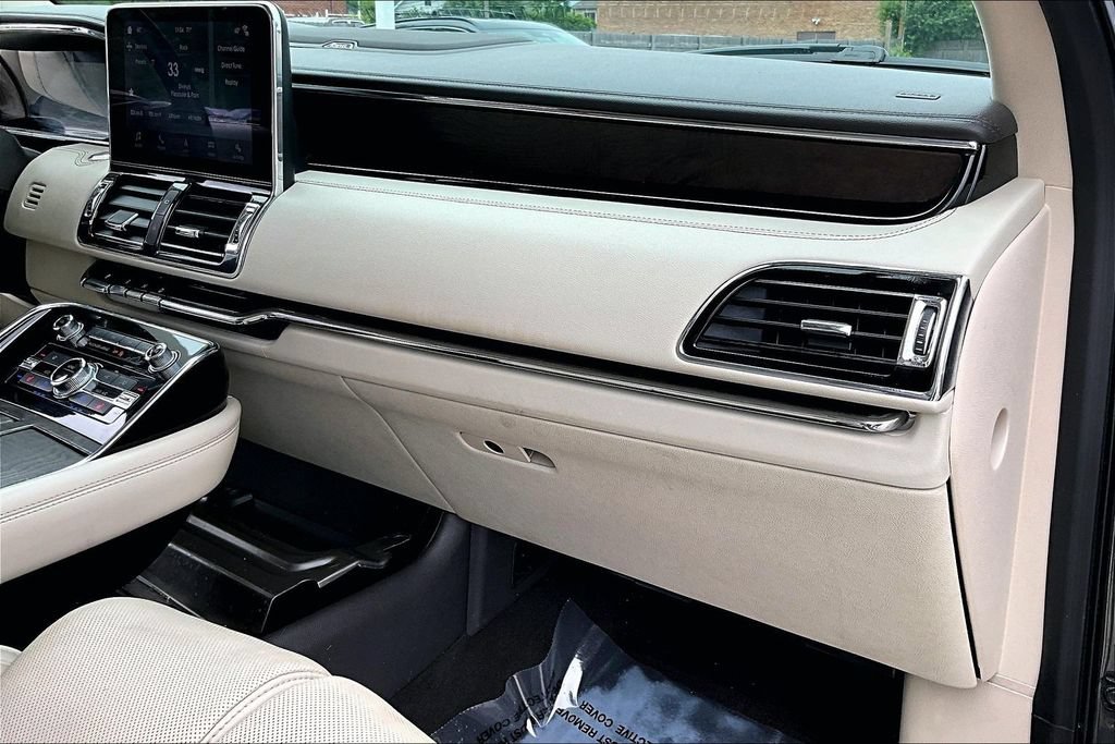 Used 2018 Lincoln Navigator Reserve AWD/4WD image 27