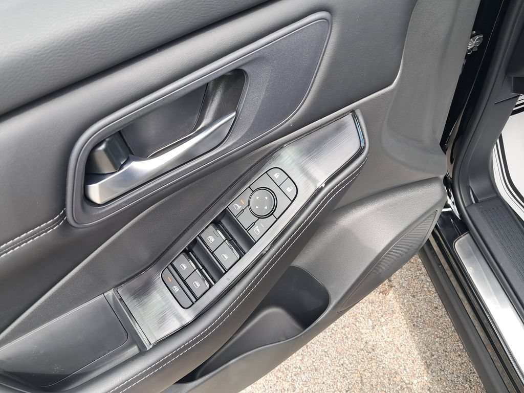 New 2026 Nissan Rogue Dark Armor AWD/4WD image 12