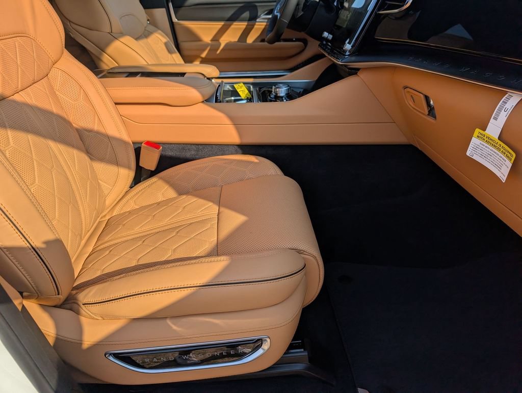 New 2026 Jeep Grand Wagoneer L Summit AWD/4WD image 32