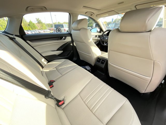 Used 2020 Honda Accord Touring image 34