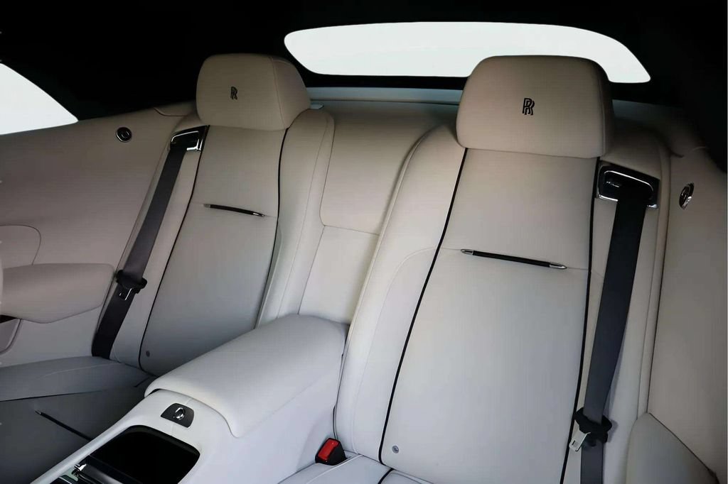 Used 2018 Rolls-Royce Dawn RWD image 5
