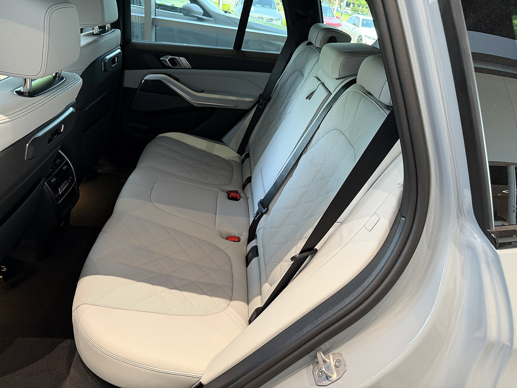 New 2026 BMW X5 M60i w/ Climate Comfort Package AWD/4WD image 13