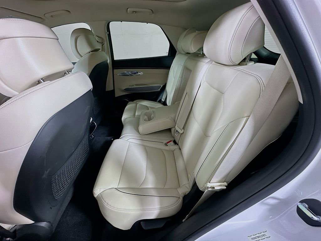 Used 2023 Genesis GV70 2.5T w/ Advanced Package image 14