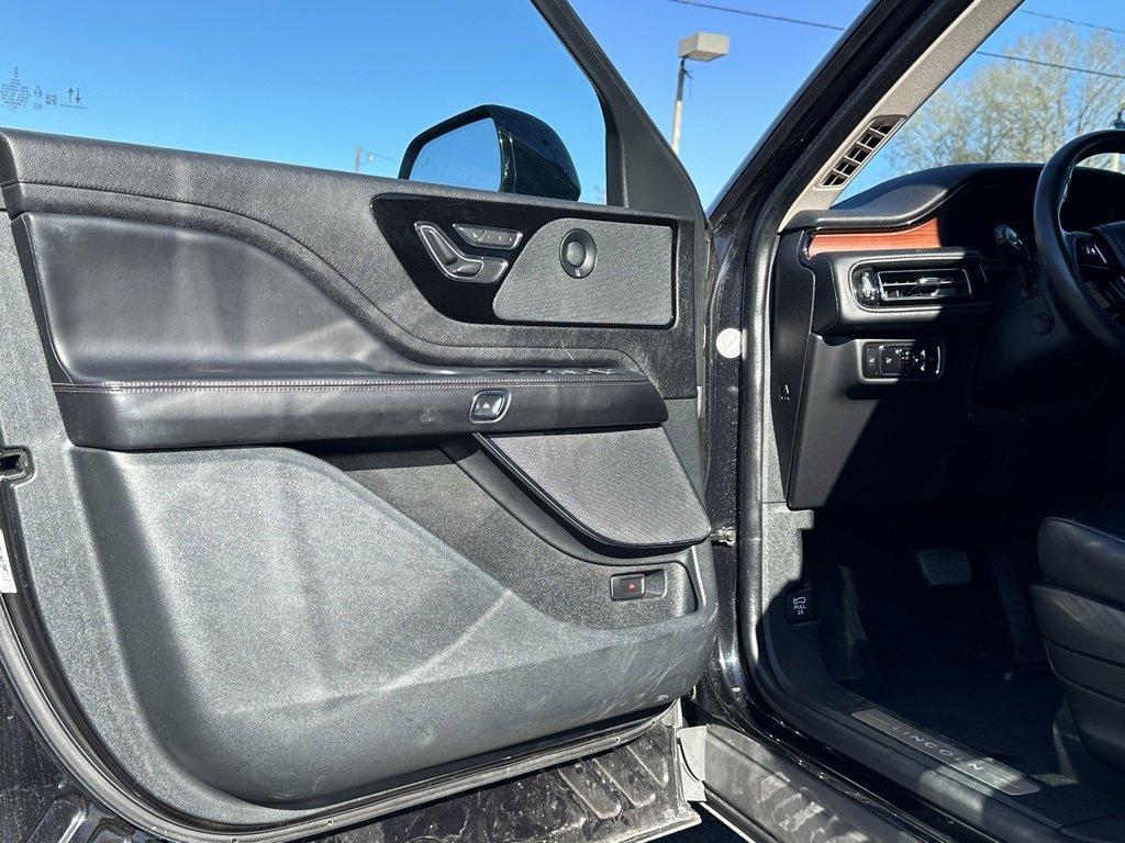 Used 2023 Lincoln Aviator Reserve image 13