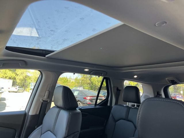 Certified 2025 Honda Pilot Touring image 11