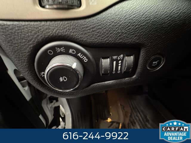 Used 2018 Jeep Cherokee Limited image 22