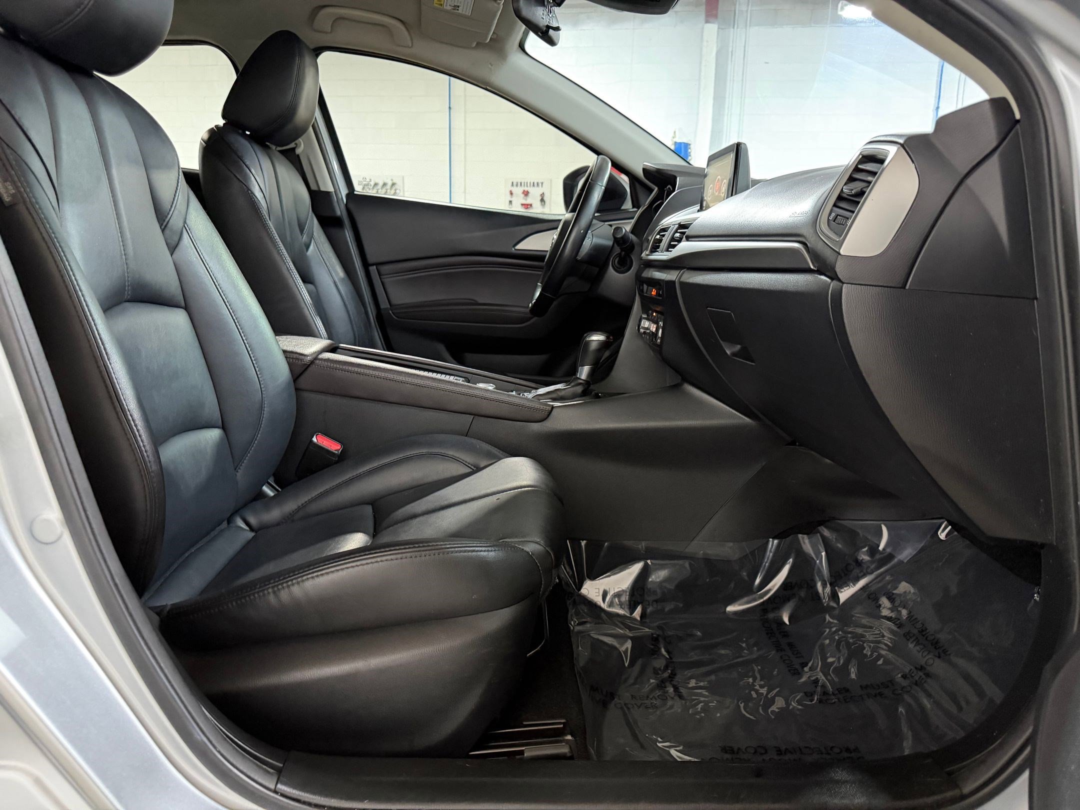 Used 2018 MAZDA MAZDA3 Touring FWD image 42