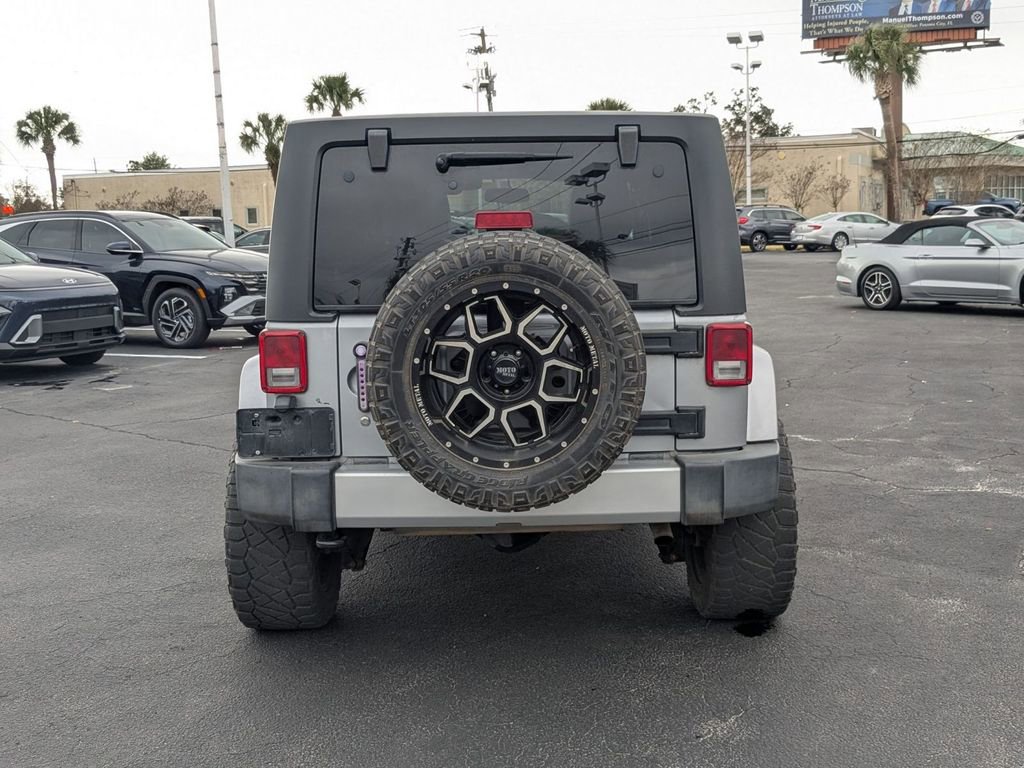 Used 2015 Jeep Wrangler Unlimited Sahara w/ Connectivity Group image 7