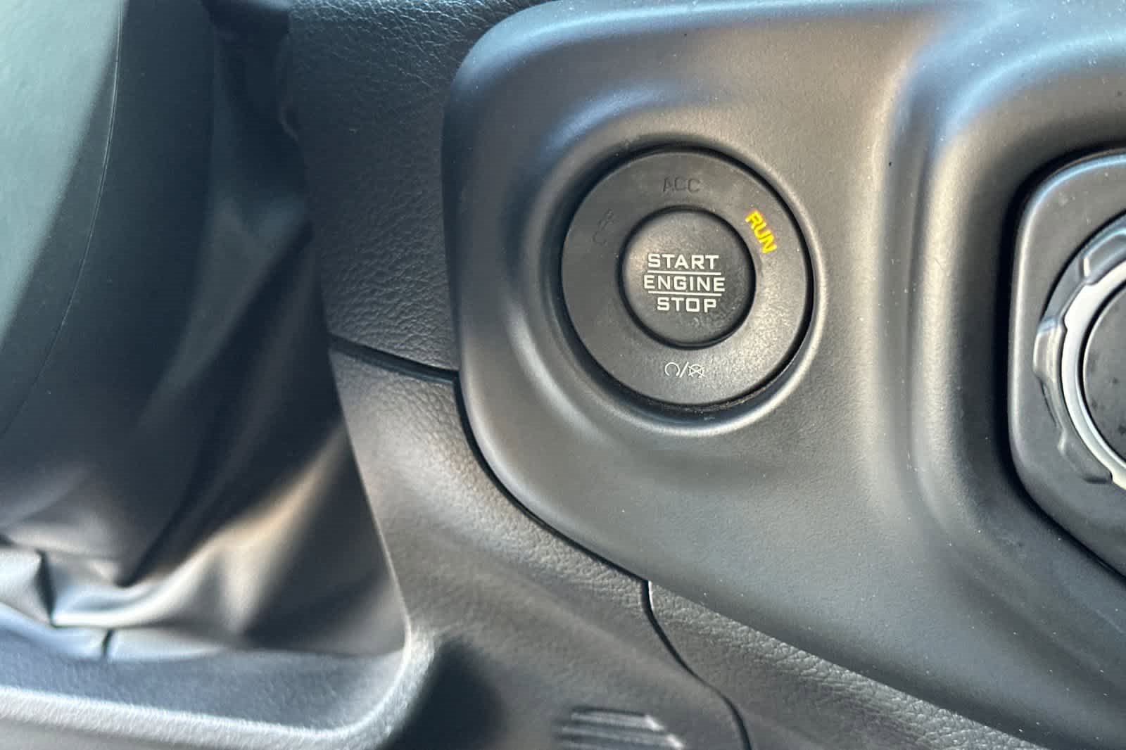 Used 2023 Jeep Wrangler Unlimited Rubicon image 23