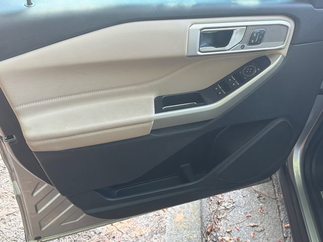 Used 2021 Ford Explorer Limited w/ Equipment Group 301A RWD image 7