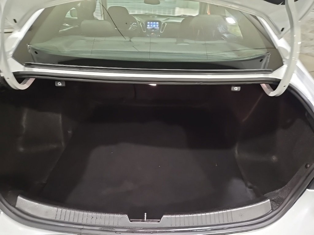 Used 2023 Chevrolet Malibu LT image 24