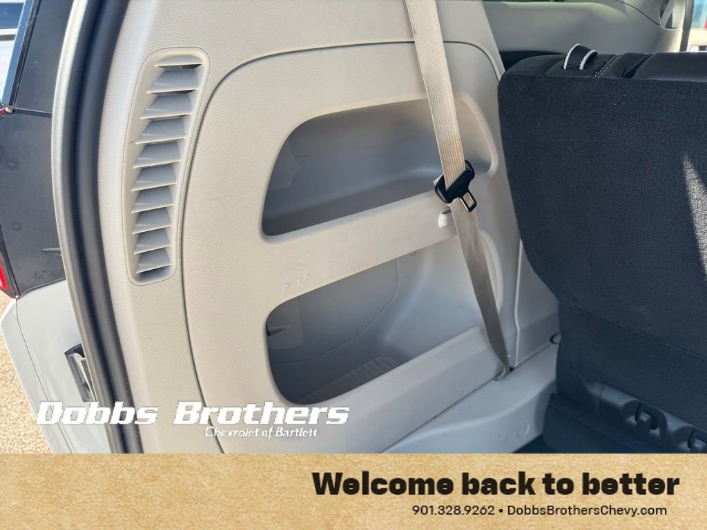 Used 2023 Chrysler Pacifica Touring-L image 44