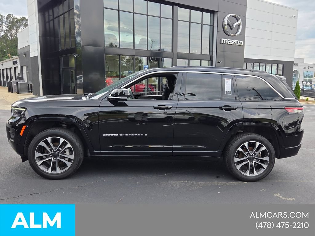 Used 2025 Jeep Grand Cherokee Overland w/ Trailer Tow Package AWD/4WD image 5