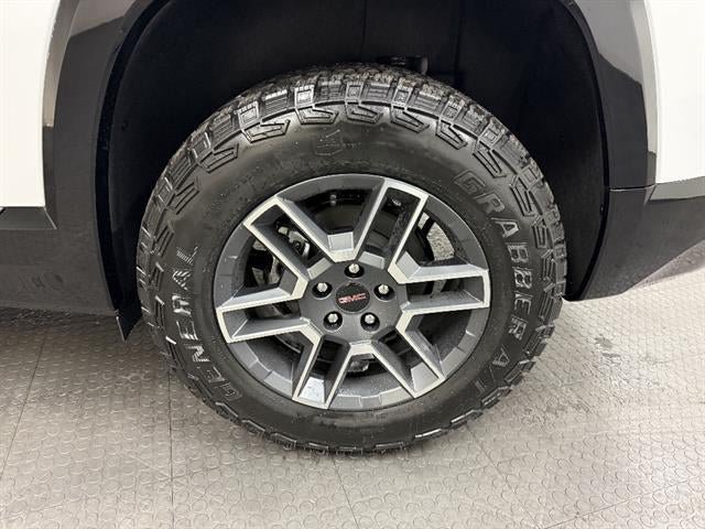 New 2026 GMC Terrain AT4 w/ LPO, Black Badging Package AWD/4WD image 11