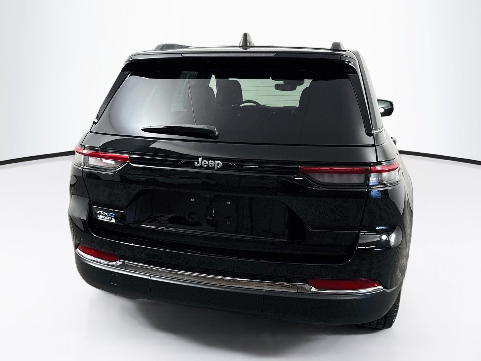 Used 2024 Jeep Grand Cherokee Limited 4xe AWD/4WD image 6