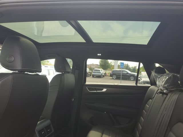 New 2026 Volkswagen Atlas Cross Sport SEL R-Line AWD/4WD image 9