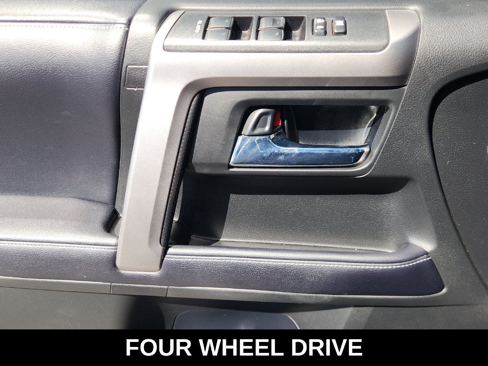 Used 2018 Toyota 4Runner SR5 Premium AWD/4WD image 27