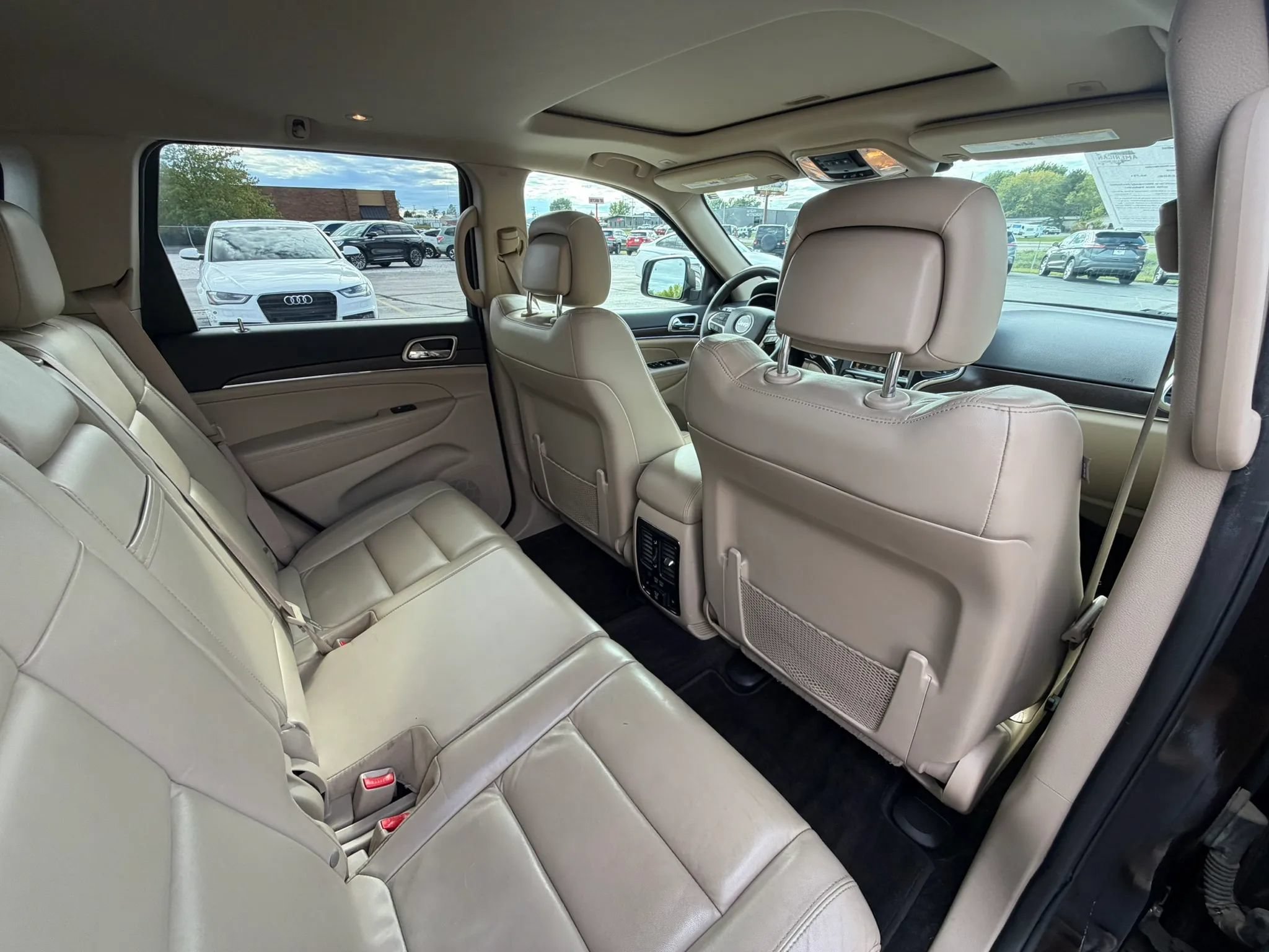 Used 2017 Jeep Grand Cherokee Limited RWD image 31