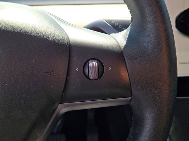 Used 2021 Tesla Model Y Long Range image 31