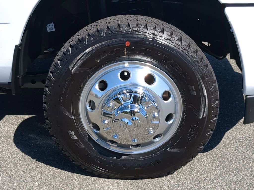 New 2026 RAM 3500 Laramie AWD/4WD image 11