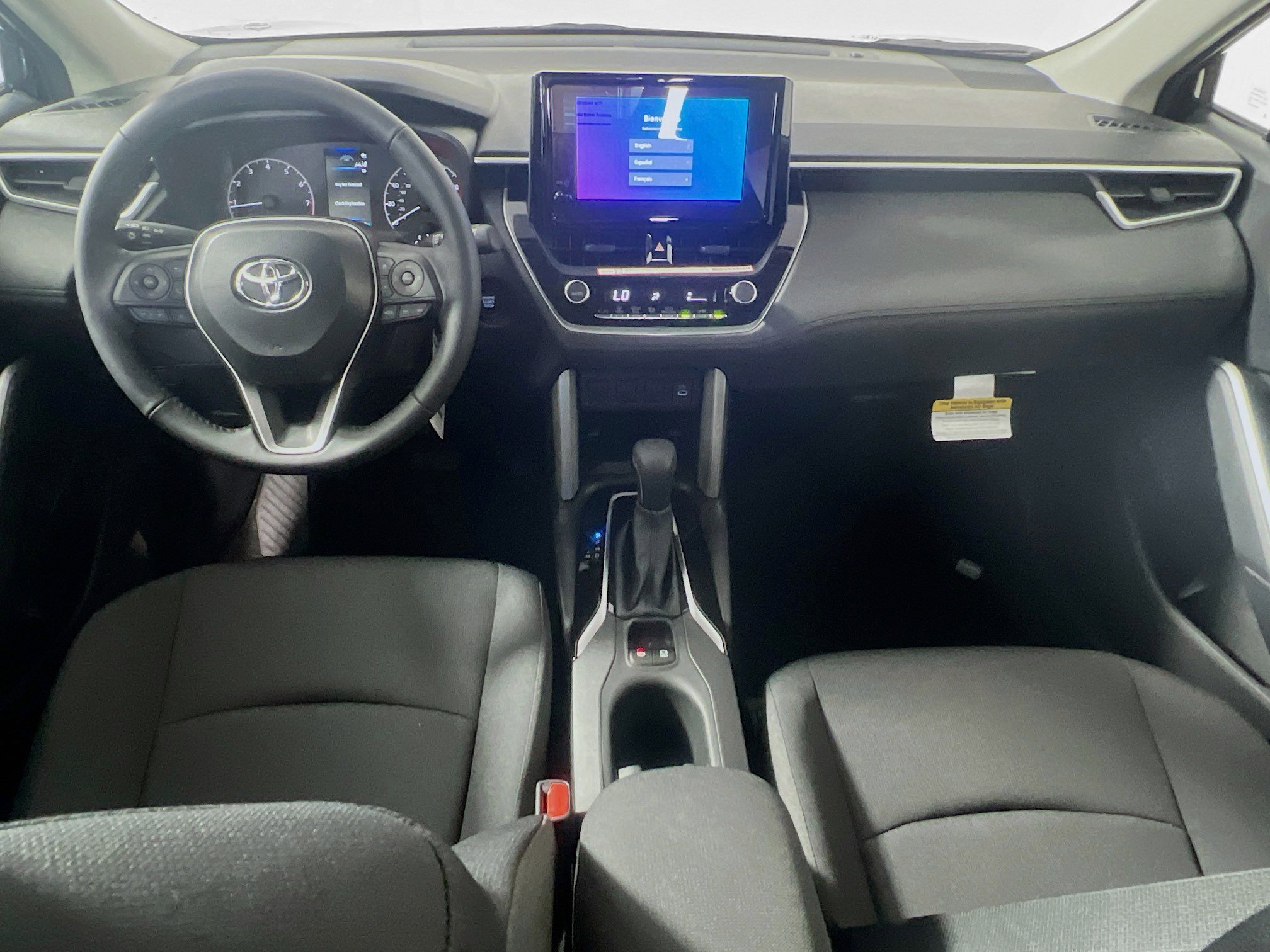 Used 2025 Toyota Corolla Cross LE image 30