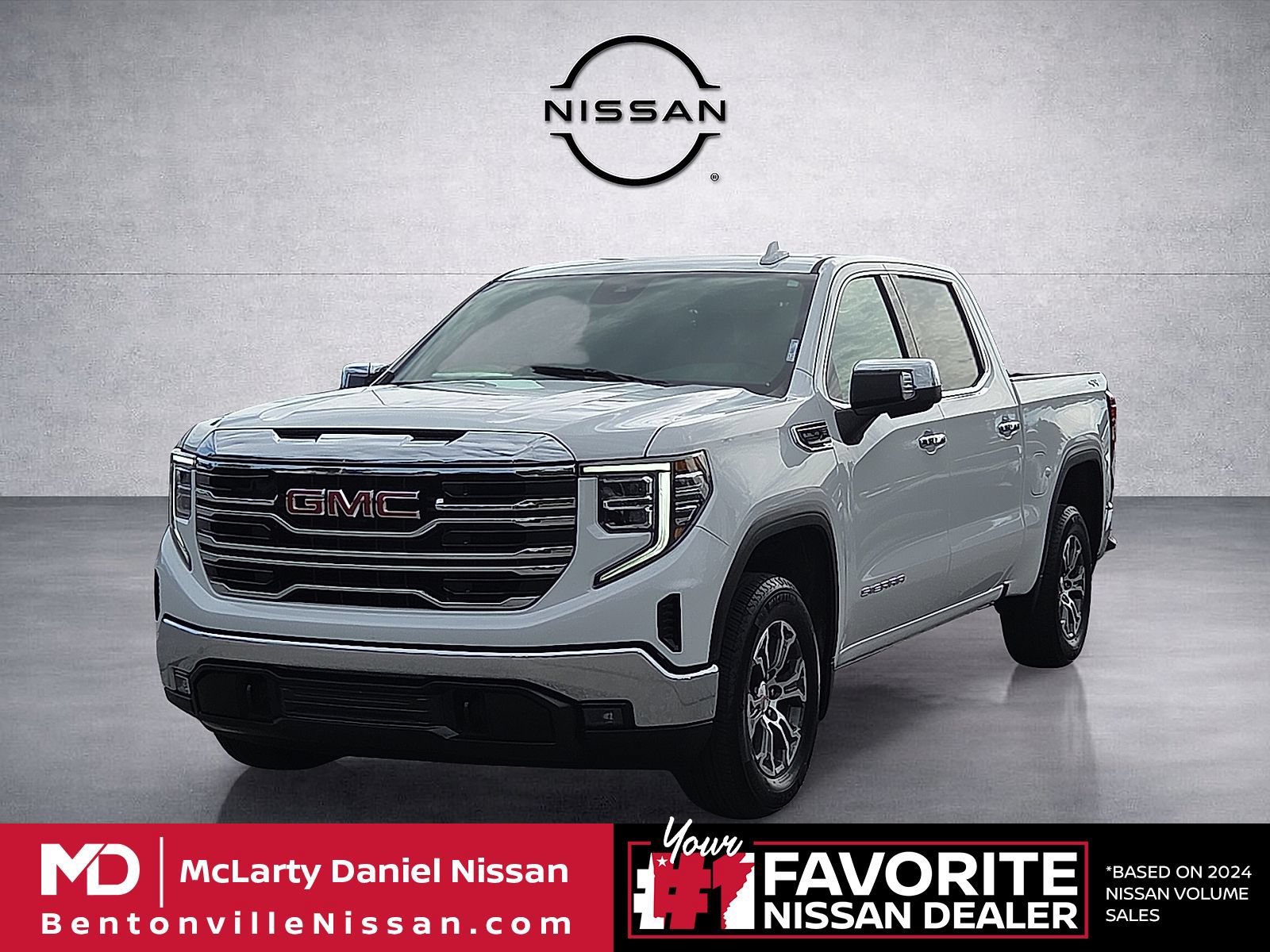Used 2026 GMC Sierra 1500 SLT AWD/4WD image 2