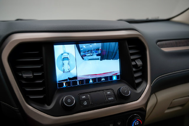 Used 2023 GMC Acadia Denali w/ Denali Technology Package AWD/4WD image 4