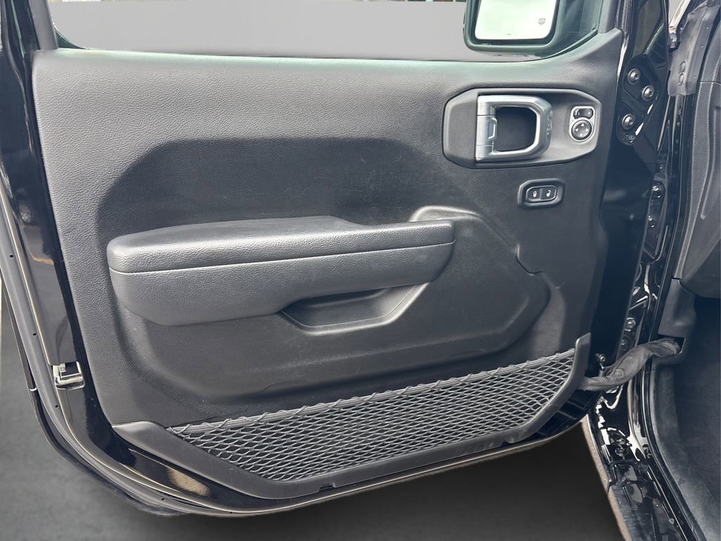 Used 2024 Jeep Wrangler Sport S image 21