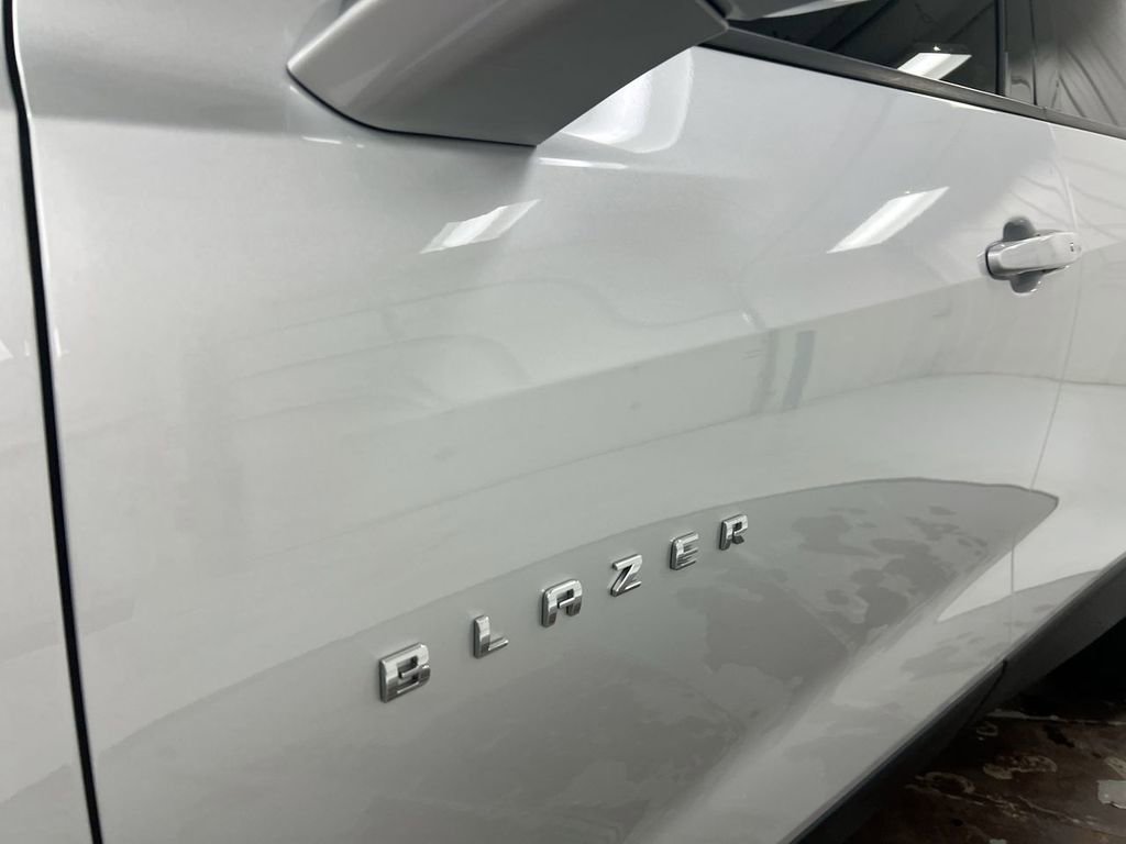 Used 2019 Chevrolet Blazer LT FWD image 24