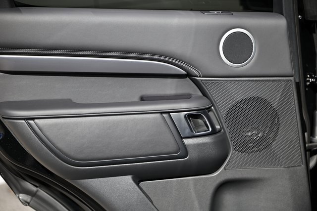 New 2025 Land Rover Discovery Metropolitan Edition image 27