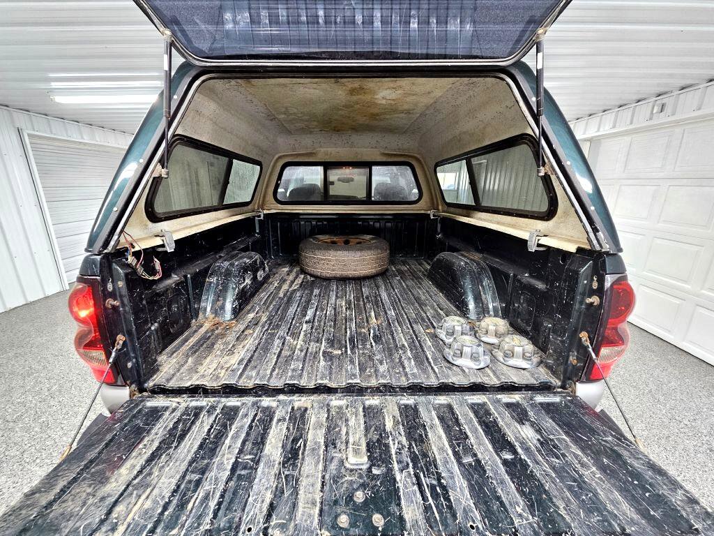 Used 2005 Chevrolet Silverado 1500 4x4 Extended Cab w/ Light Duty Power Package image 24