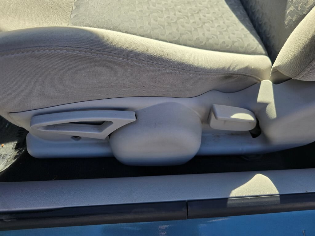 Used 2009 Chevrolet Cobalt LS FWD image 23