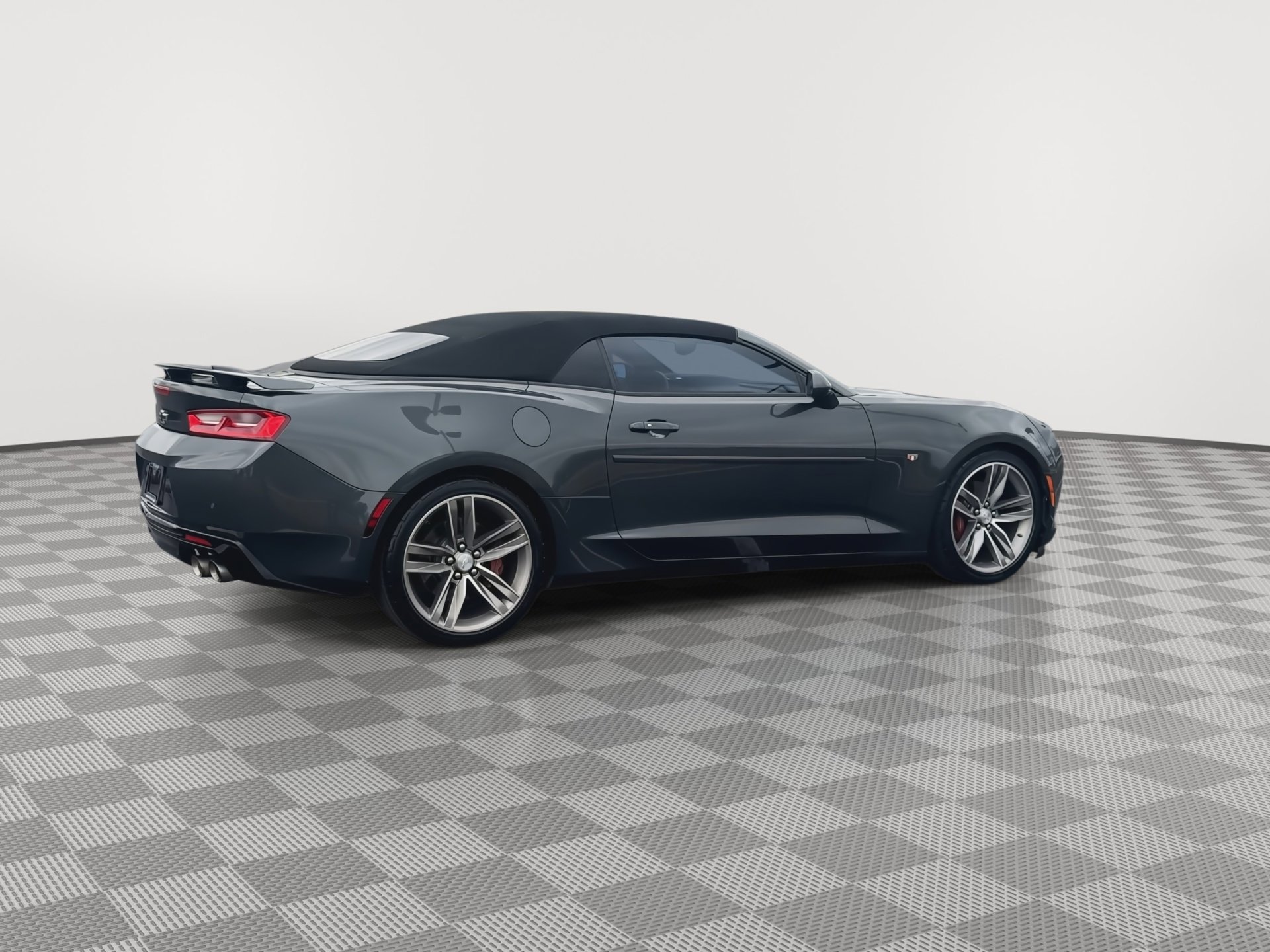 Used 2018 Chevrolet Camaro SS image 8