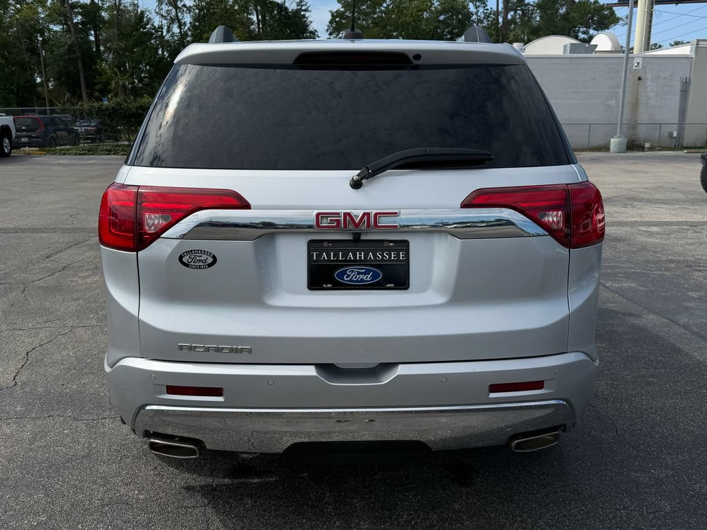 Used 2018 GMC Acadia Denali w/ Technology Package FWD image 3