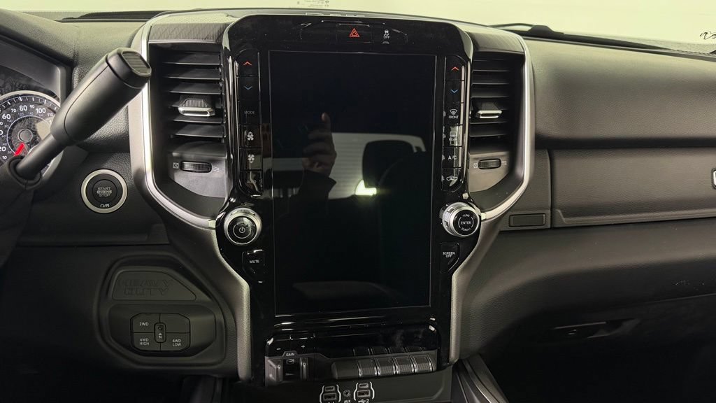 New 2026 RAM 2500 Big Horn AWD/4WD image 17