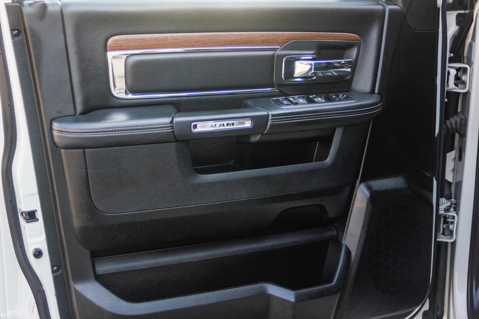 Used 2018 RAM 1500 Laramie w/ Convenience Group image 24