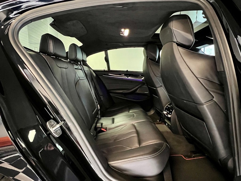 Used 2018 BMW M5 image 18