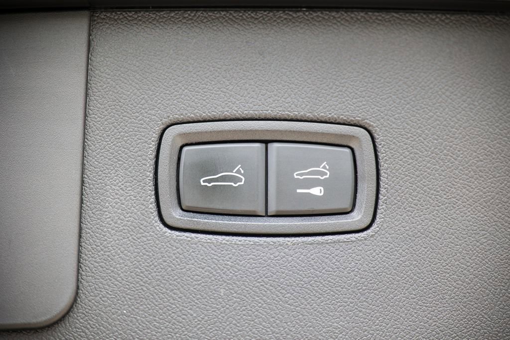 Certified 2023 Porsche Cayenne AWD/4WD image 44