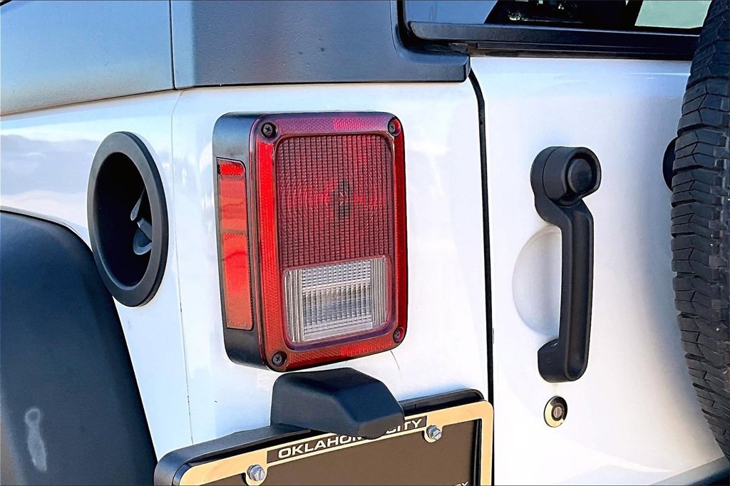 Used 2018 Jeep Wrangler Unlimited Sport S image 29