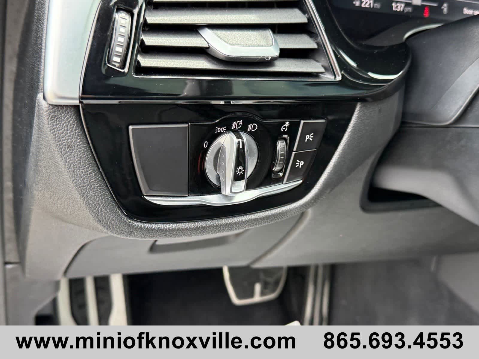 Used 2021 BMW 540i w/ M Sport Package RWD image 31