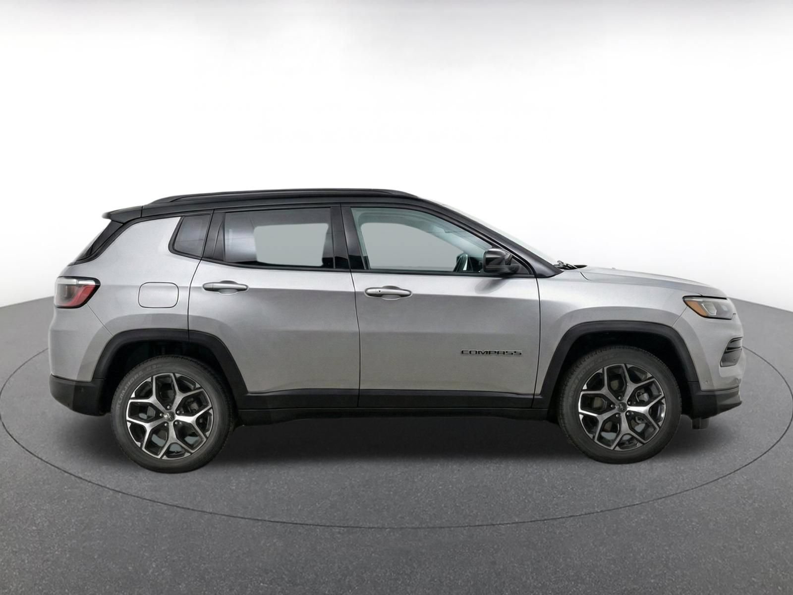 Used 2025 Jeep Compass Limited AWD/4WD image 10