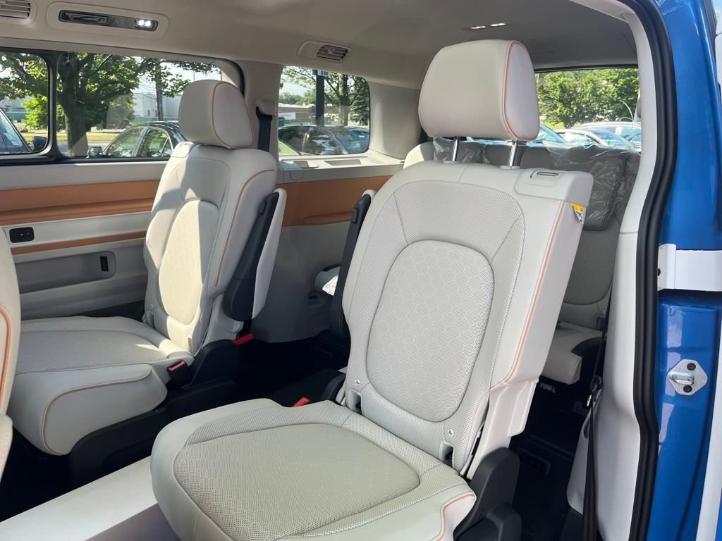 New 2025 Volkswagen ID. Buzz 1st Edition image 18