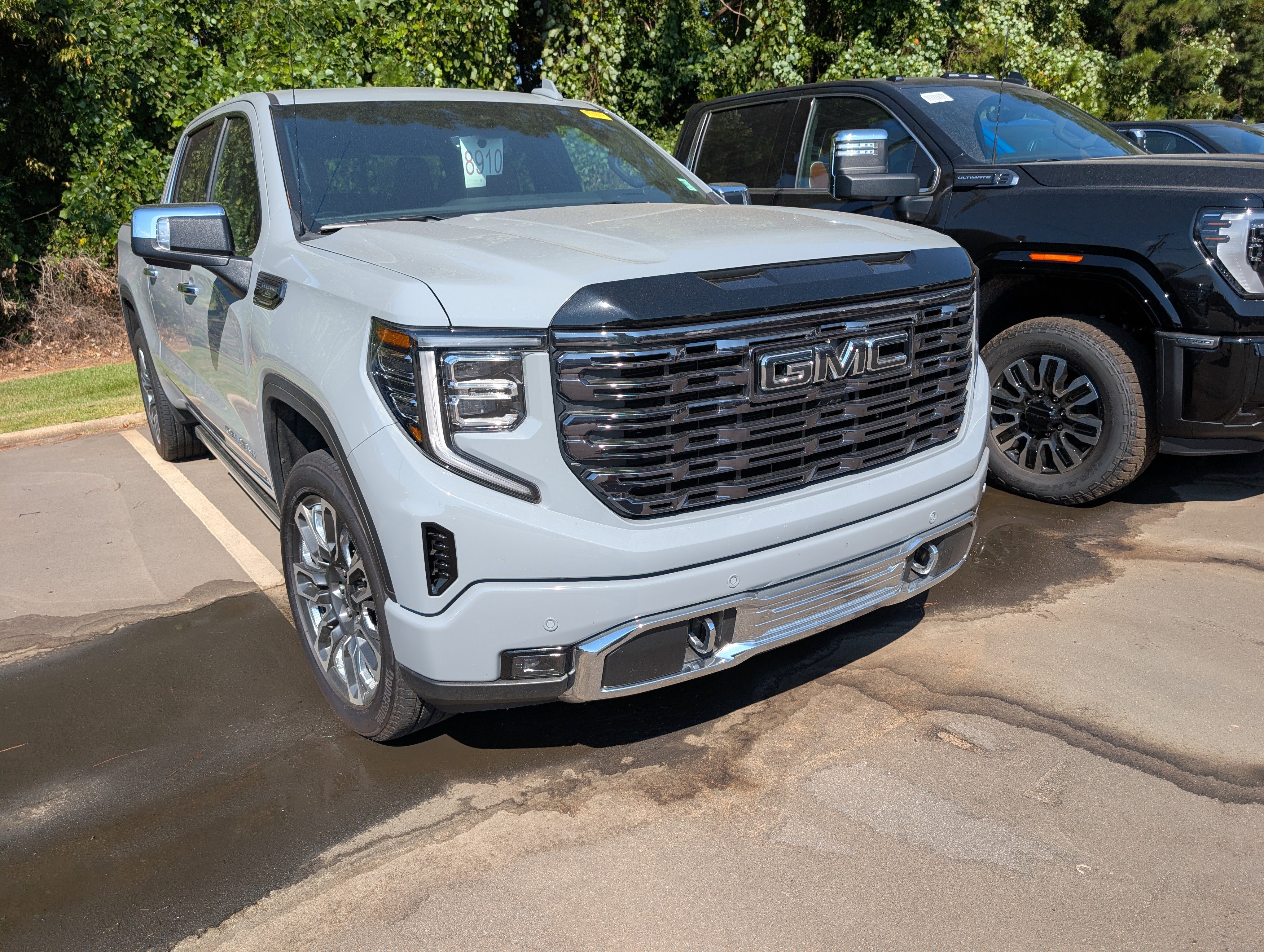 Used 2025 GMC Sierra 1500 Denali Ultimate image 2