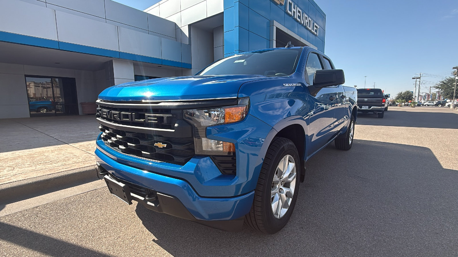 Used 2024 Chevrolet Silverado 1500 Custom RWD image 3
