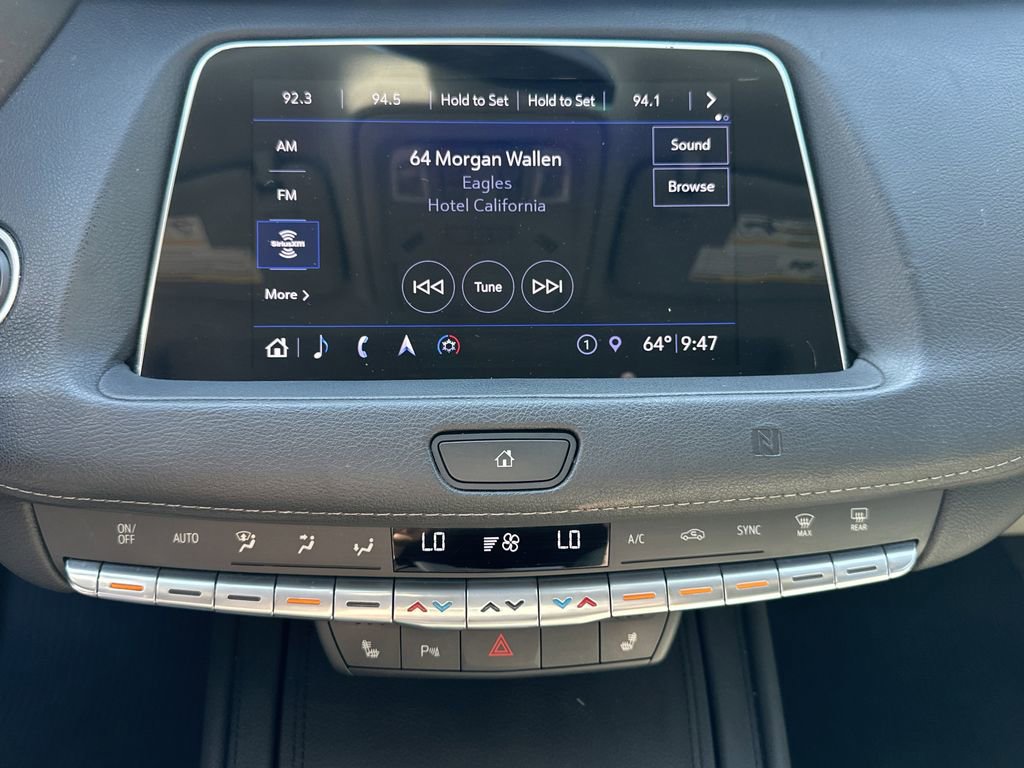 Used 2019 Cadillac XT4 Luxury w/ Cold Weather Package FWD image 10