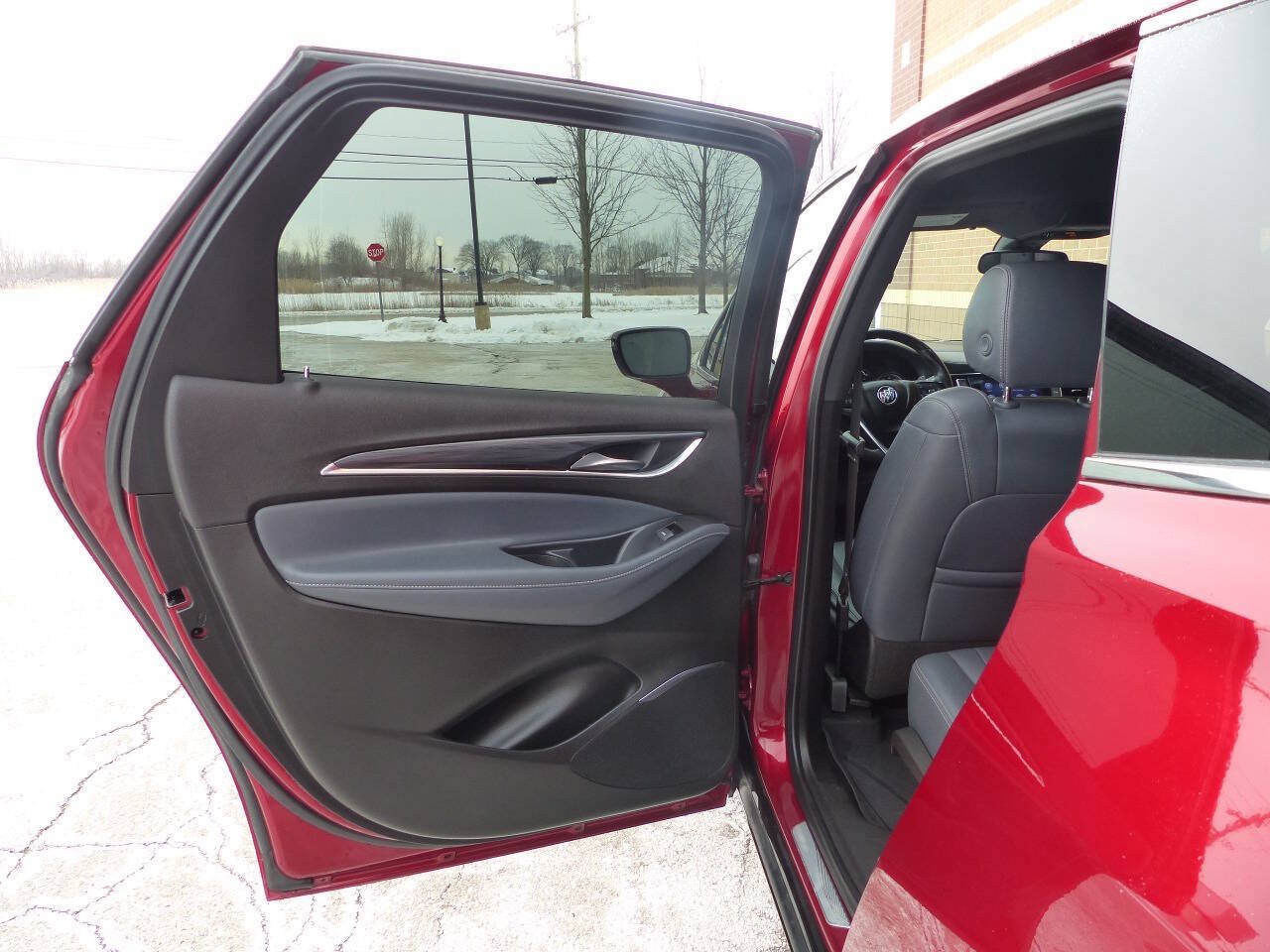 Used 2022 Buick Enclave Essence w/ Sport Touring Edition AWD/4WD image 32