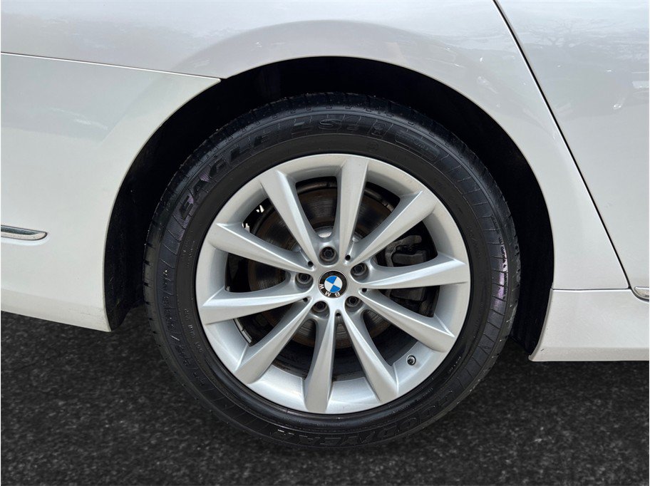 Used 2021 BMW 740i RWD image 16
